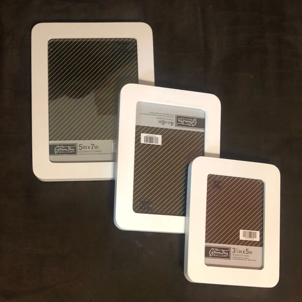 3 Picture Frames,